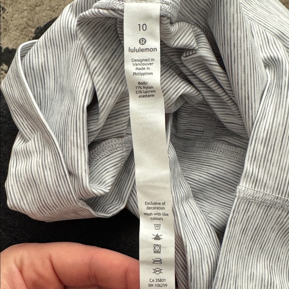 Lululemon heathered grey Striped Leggings - Picture 3 of 4